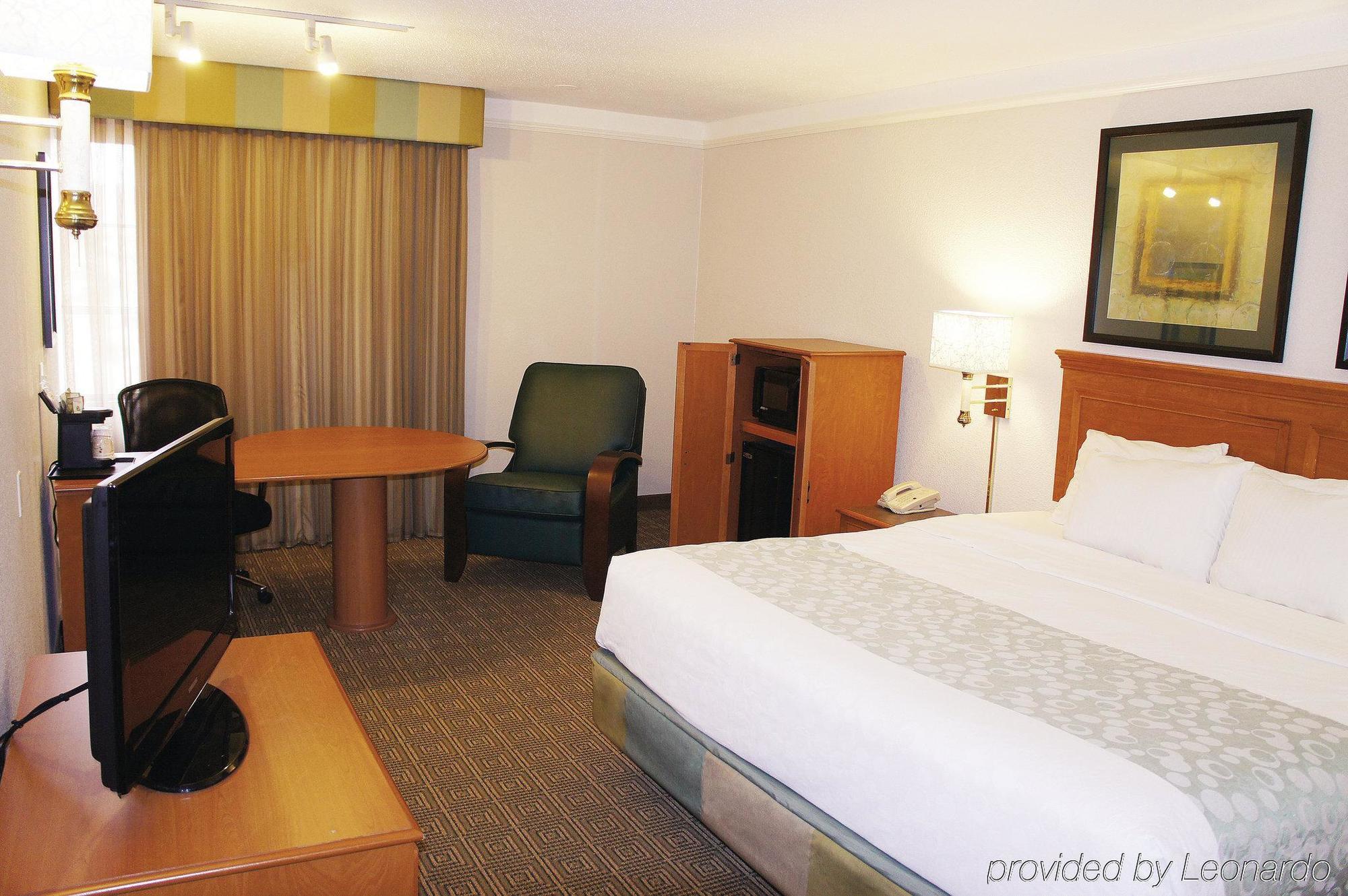 Hotel La Quinta By Wyndham Airport